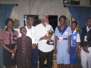 Wole Soyinka with a Dority student